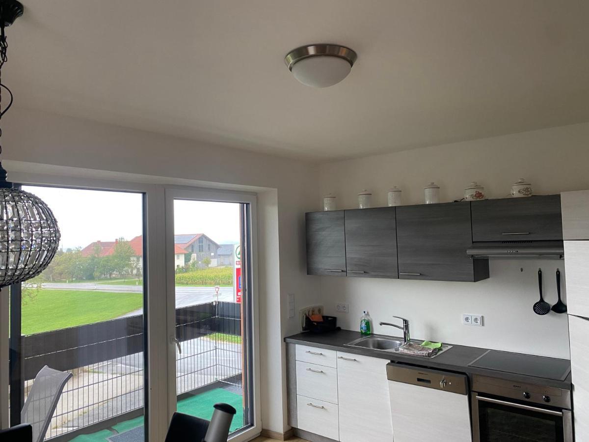 Wohnung City Nord Mit Balkon Herzogsdorf Exterior foto